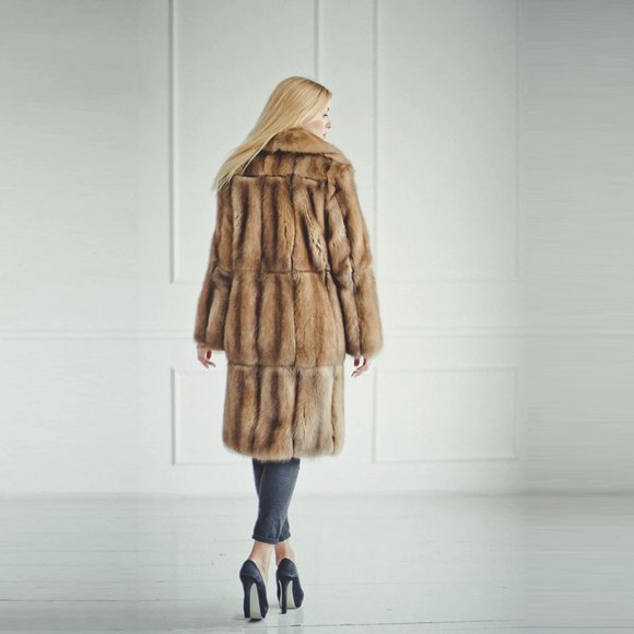 Vintage Luxury Genuine Fur coat - Picture 3 of 16